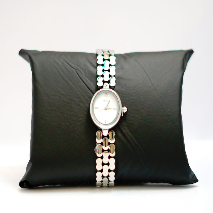 WEISIKAI Elegant Oval Ladies Watch with White Dial and Decorative Bracelet