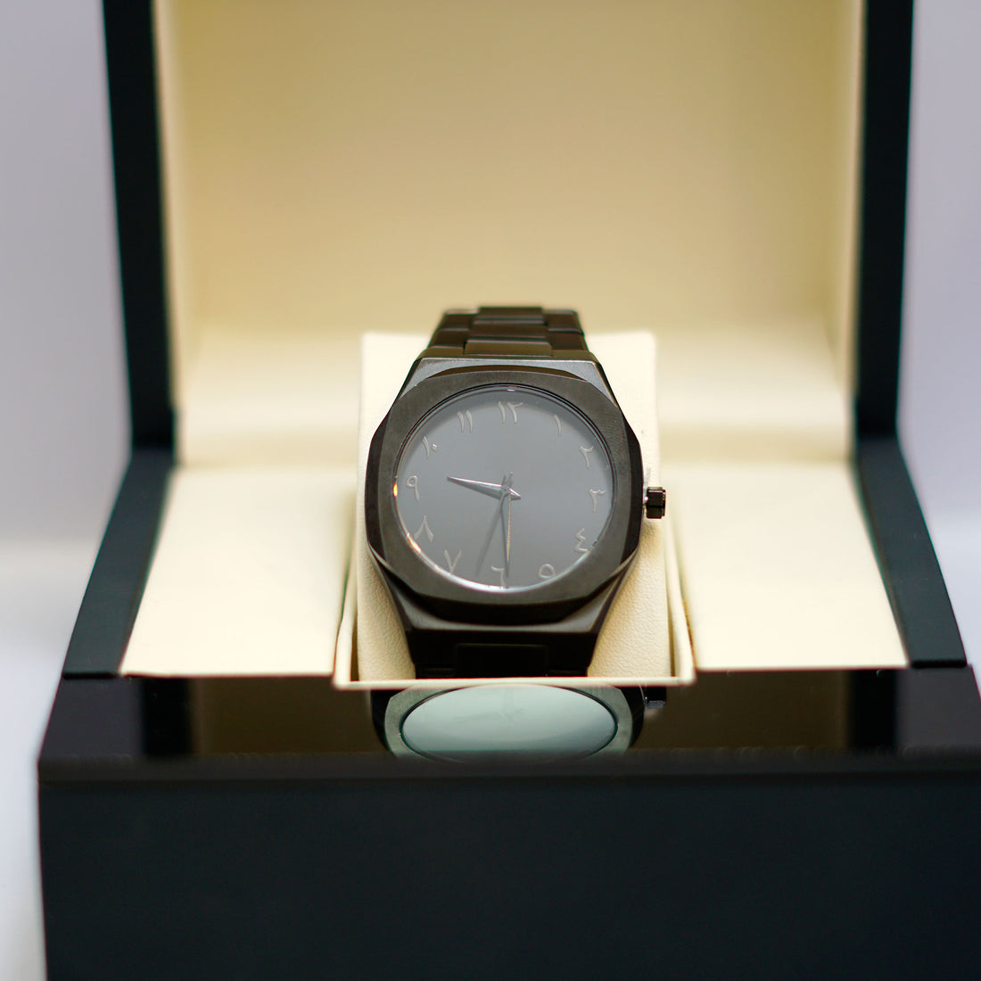 Modern Steel Watch with Arabic Numerals and Metal Bracelet