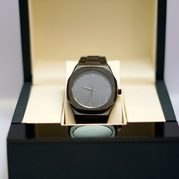 Modern Steel Watch with Arabic Numerals and Metal Bracelet