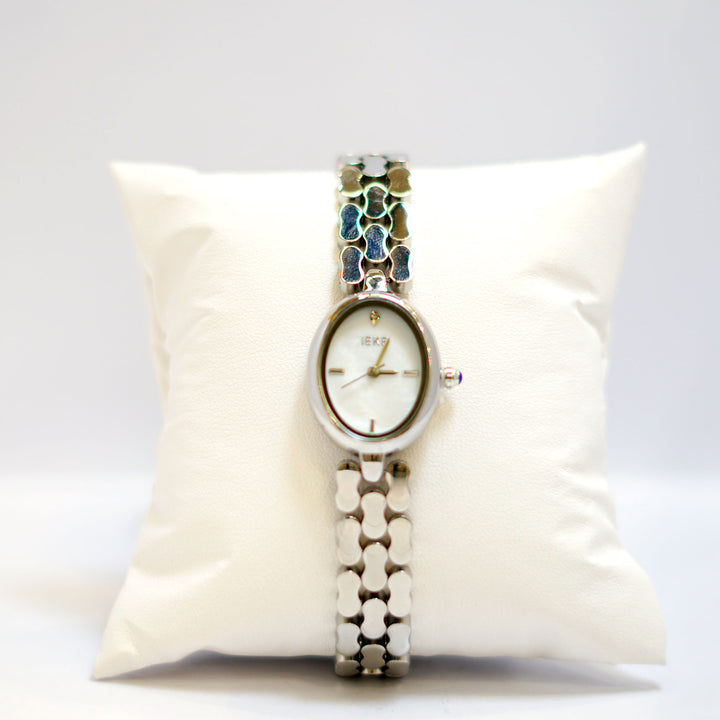 WEISIKAI Elegant Oval Ladies Watch with White Dial and Decorative Bracelet